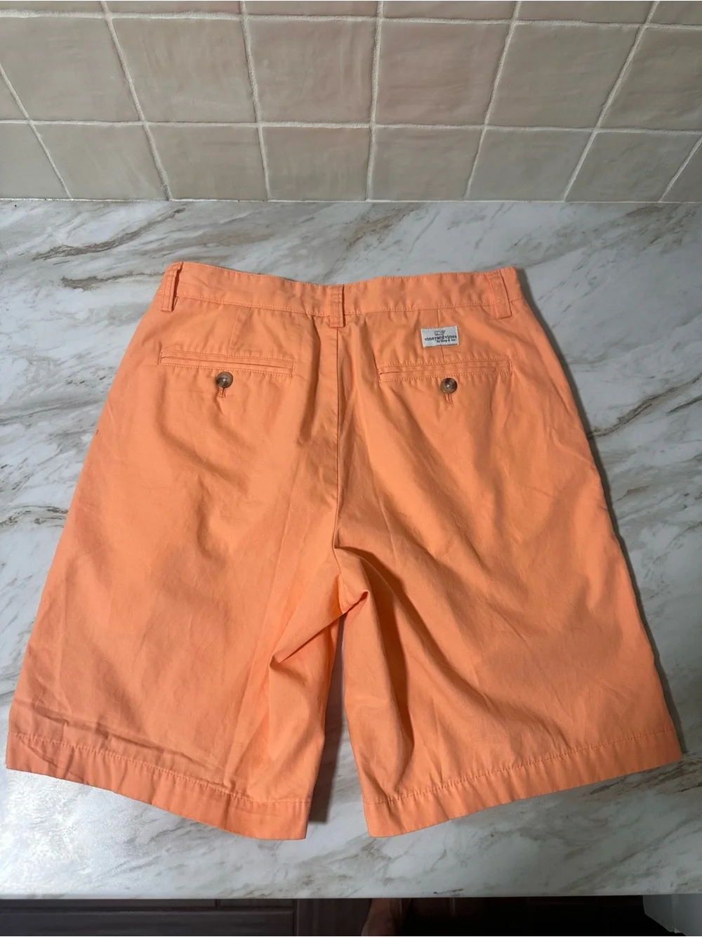 Vineyard Vines Club Shorts in solid orange, size 28